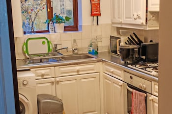 Beautiful 1-Bed Apartment In Croydon-Free Parking,,3 star