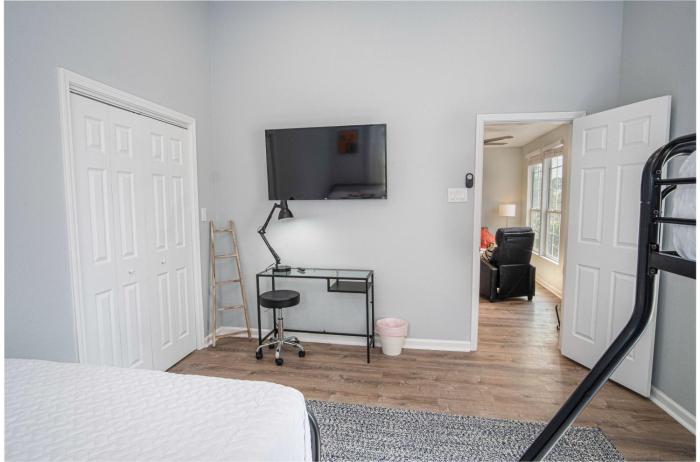 charming 3br 2ba gem close to downtown riverwalk