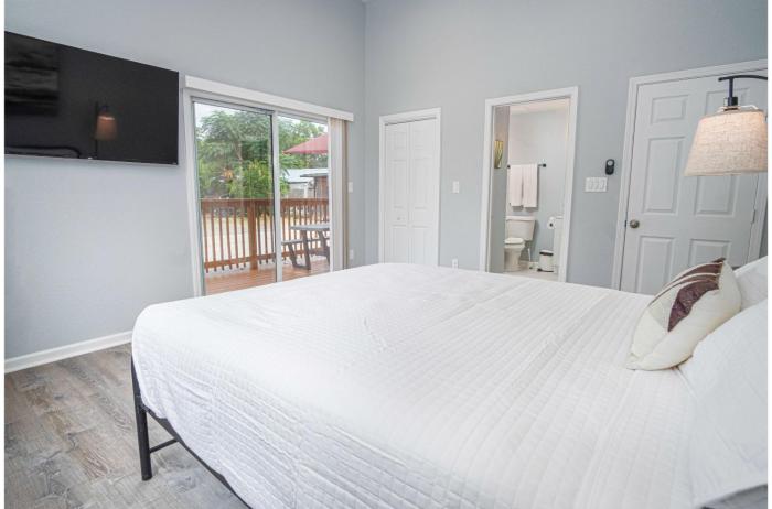 charming 3br 2ba gem close to downtown riverwalk