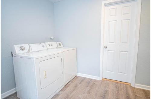 charming 3br 2ba gem close to downtown riverwalk