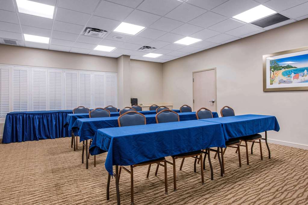 comfort suites maingate east