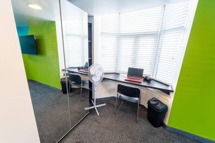 cosy spacious studio available