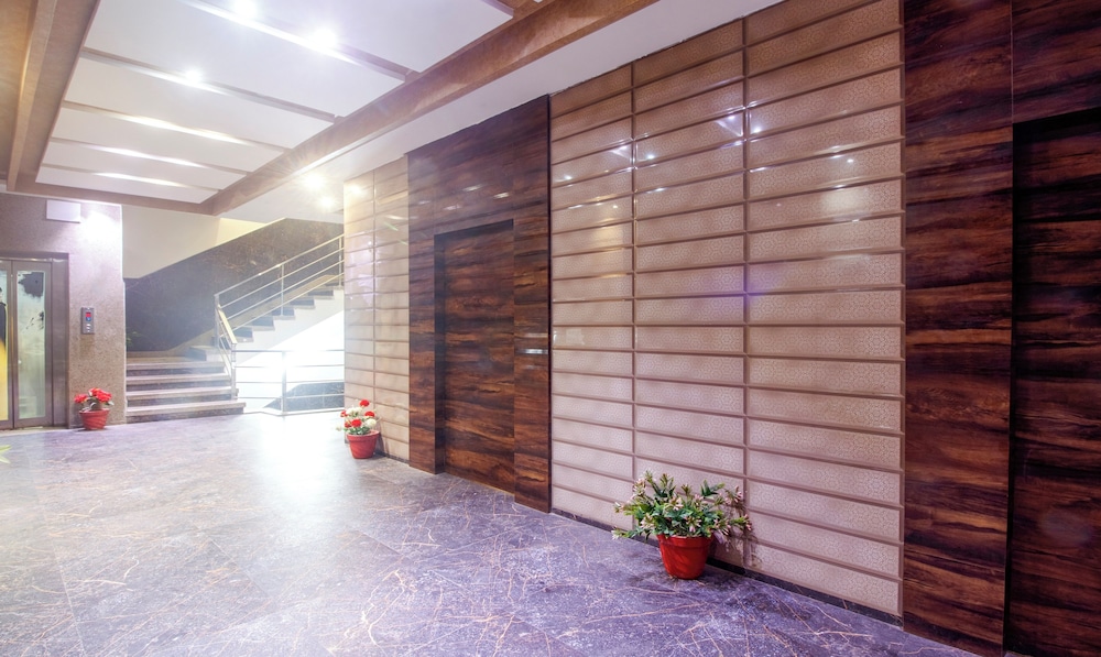 treebo shree anand dham vrindavan