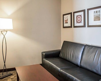 comfort suites perrysburg toledo south