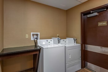 comfort suites perrysburg toledo south