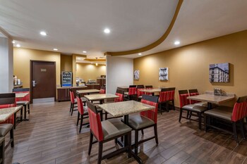 comfort suites perrysburg toledo south