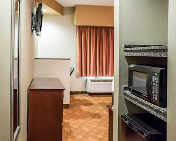 comfort suites perrysburg toledo south
