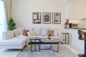 higuests district one residence 15