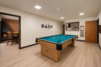 the fox den in old town pool sauna and game room