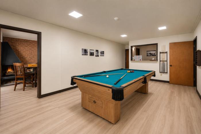 the fox den in old town pool sauna and game room