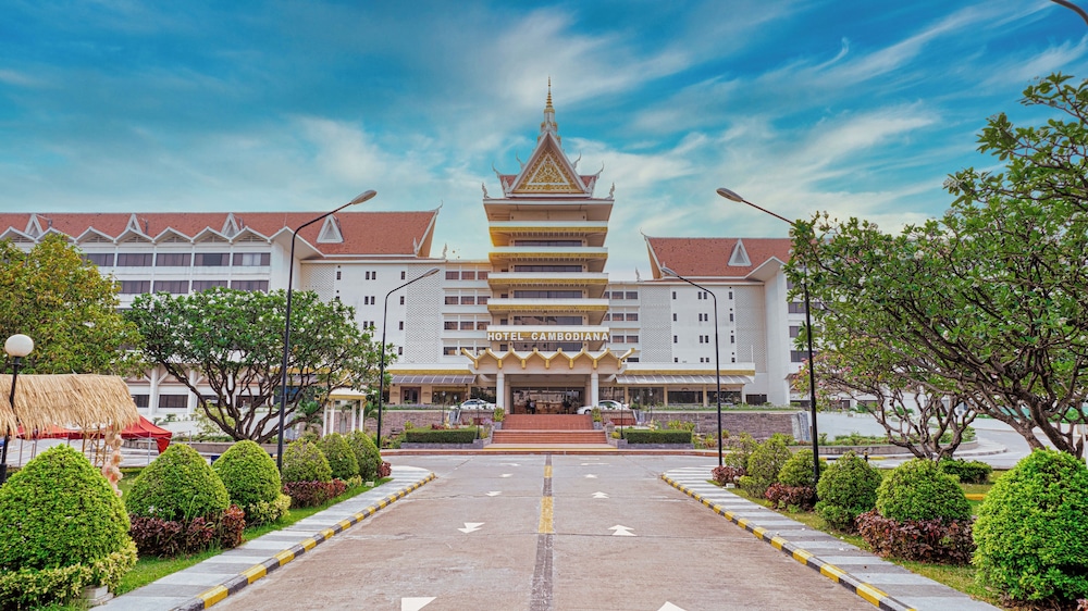 hotel cambodiana