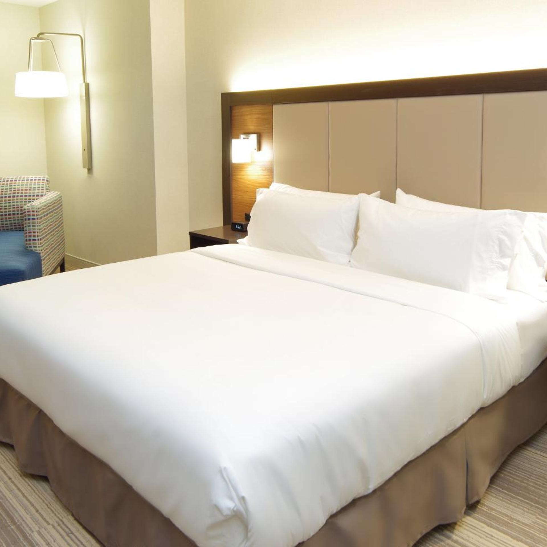 holiday inn express and suites phoenix north scottsdale