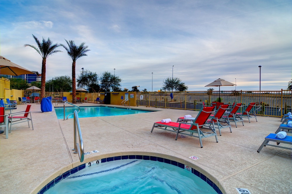 holiday inn express and suites phoenix north scottsdale