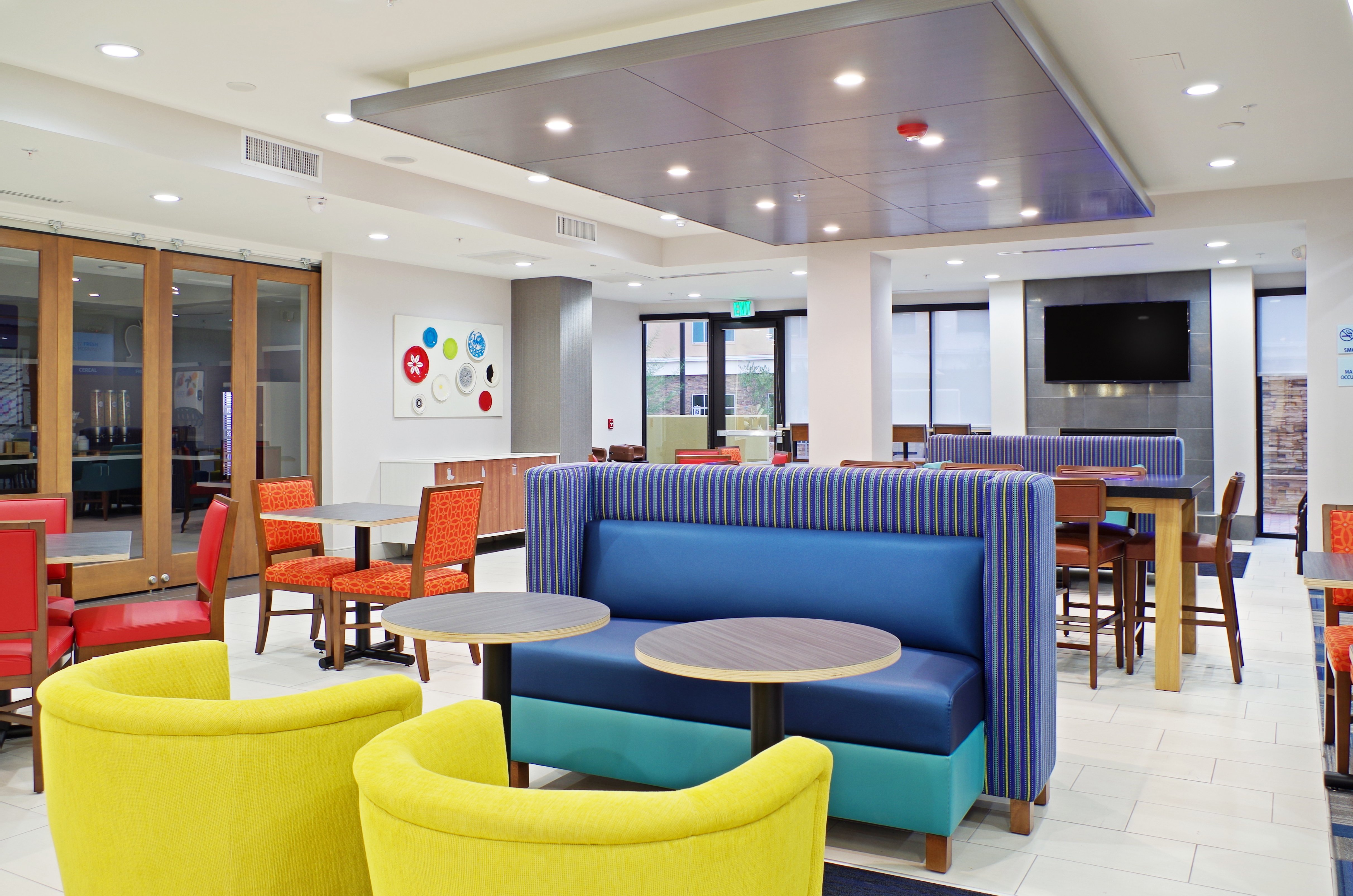 holiday inn express and suites phoenix north scottsdale
