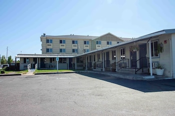 Golden Kent Motel,22203 84Th Ave S,4 star
