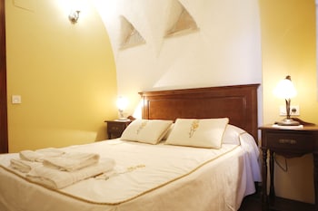 Cuevas La Granja,Granada>>Benalua De Guadix,3 star