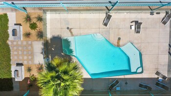 Funky Pool Side Cabana In Dtphx,626 N 5Th Ave,3 star