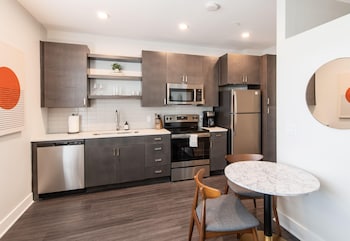 Cozysuites Artistry Cincinnati,,4 star