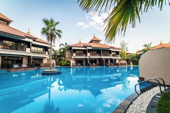 Lux Bnb I Palm Jumeirah Resort I Palm Views,,4 star