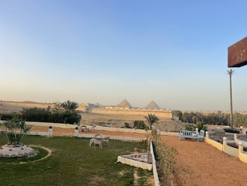 camp pyramids view hotel
