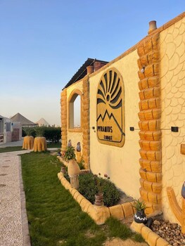 camp pyramids view hotel