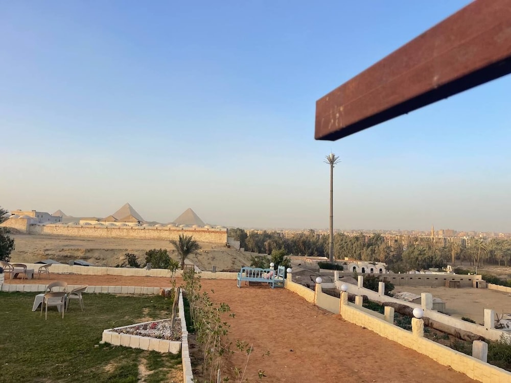 camp pyramids view hotel