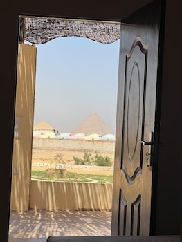 camp pyramids view hotel