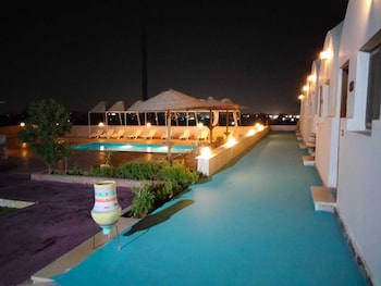 camp pyramids view hotel
