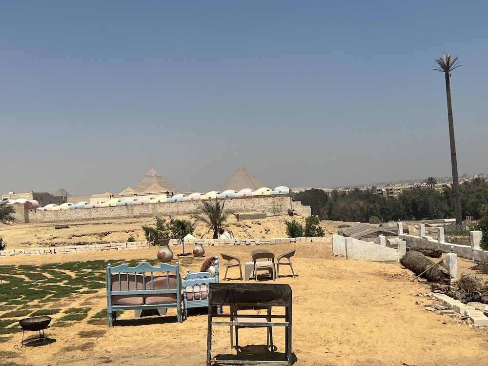 camp pyramids view hotel