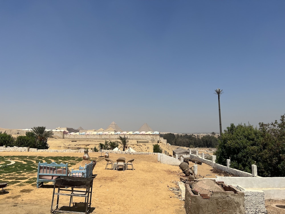 camp pyramids view hotel