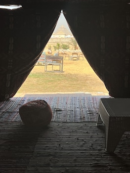 camp pyramids view hotel