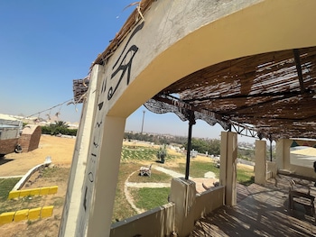 camp pyramids view hotel