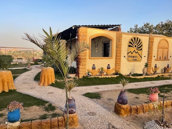 Camp Pyramids View Hotel,,2 star