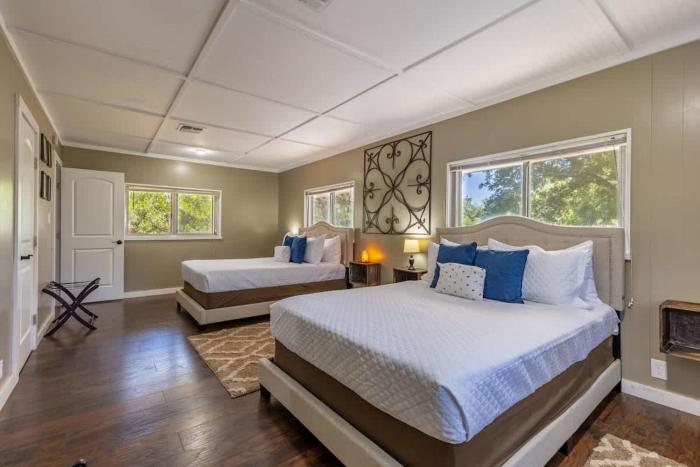 two unit oasis with two hot tubs