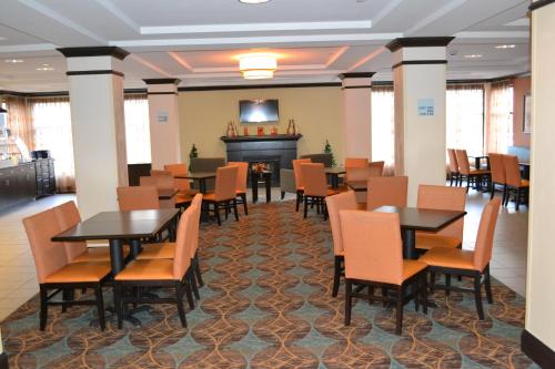 holiday inn express hotel and suites selinsgrove by ihg