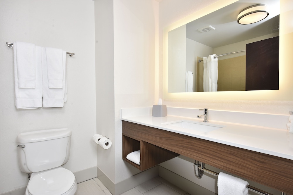 holiday inn express selma by ihg