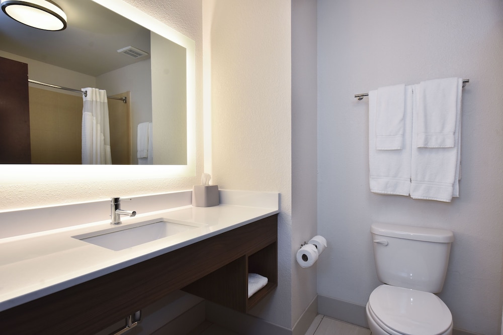 holiday inn express selma by ihg
