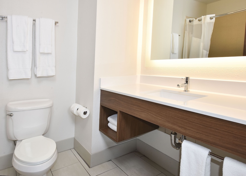 holiday inn express selma by ihg