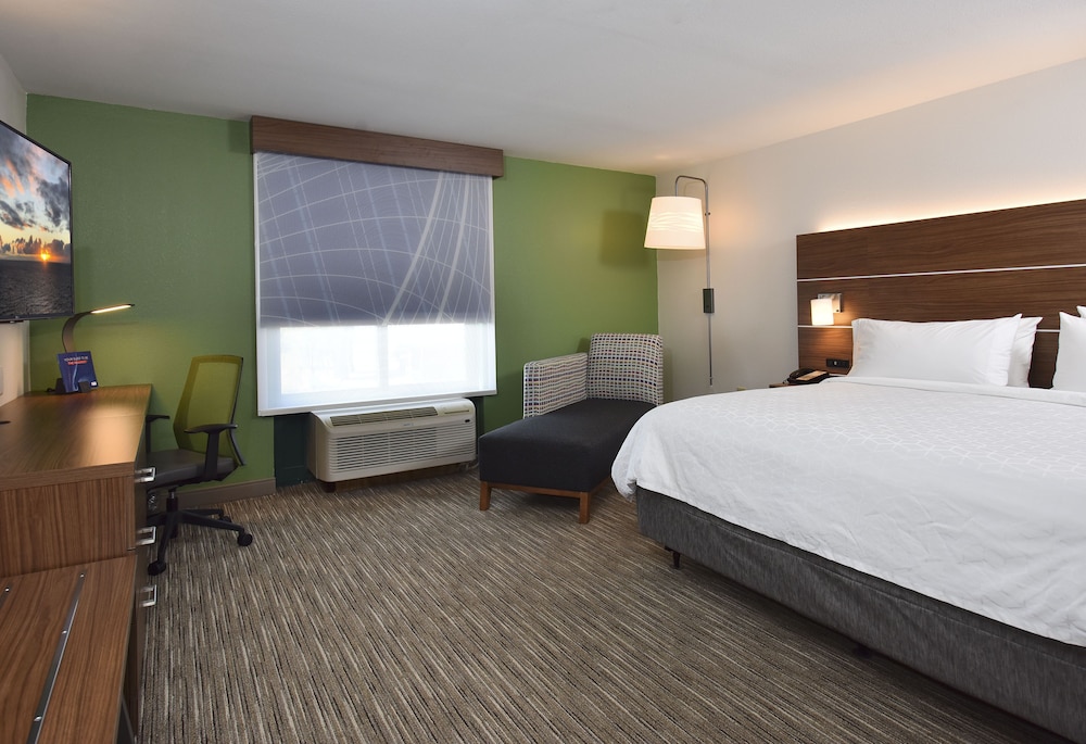 holiday inn express selma by ihg