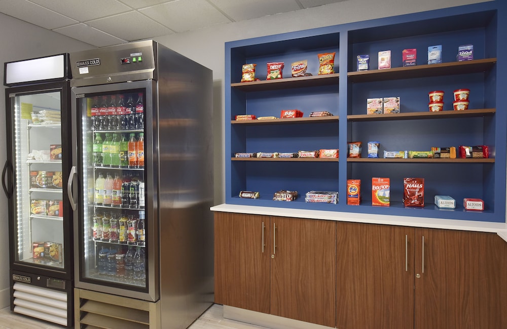 holiday inn express selma by ihg