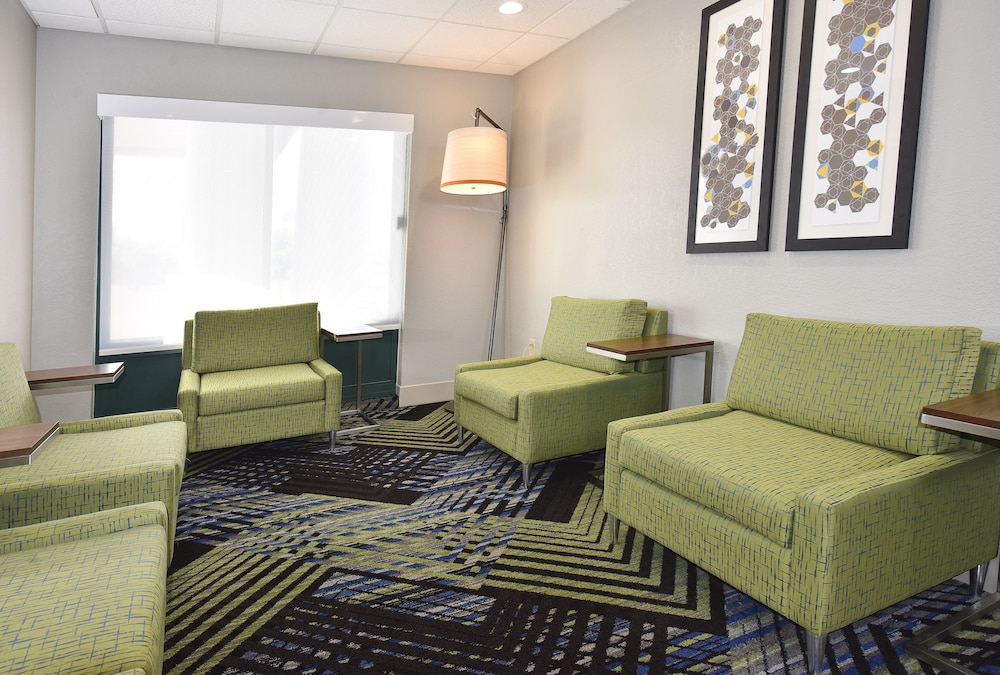 holiday inn express selma by ihg