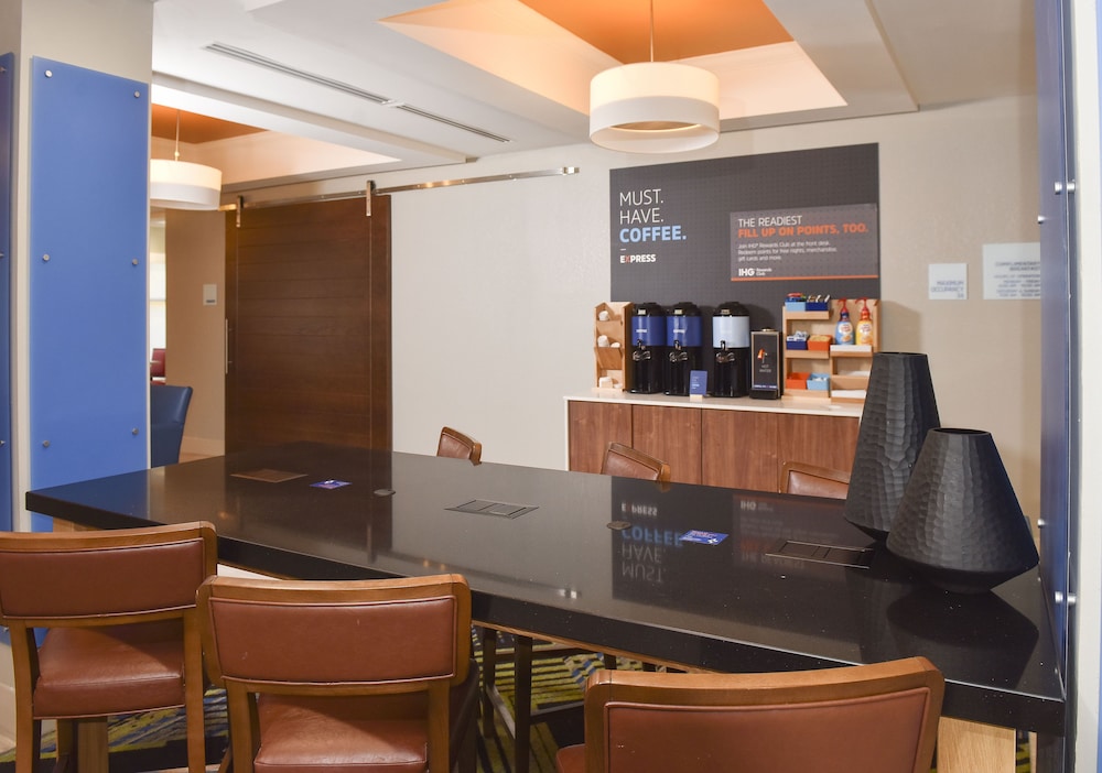 holiday inn express selma by ihg