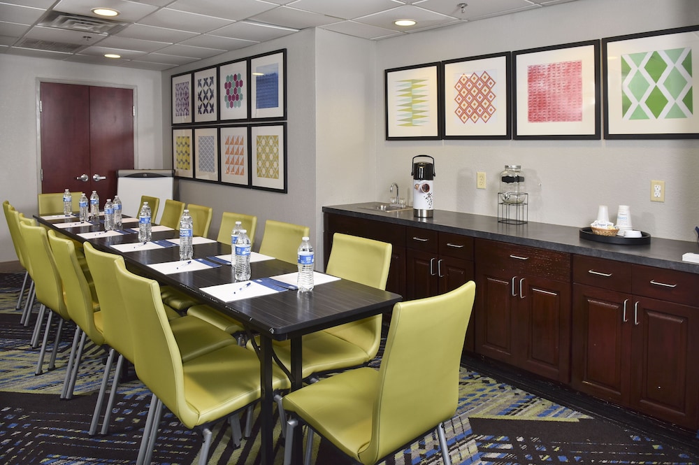 holiday inn express selma by ihg