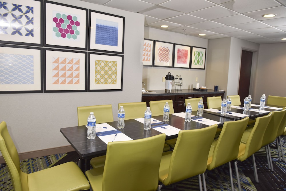 holiday inn express selma by ihg