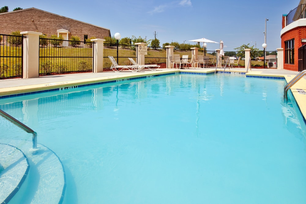 holiday inn express selma by ihg