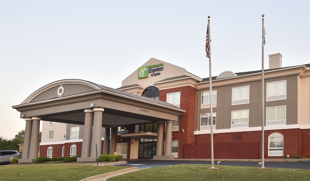 holiday inn express selma by ihg