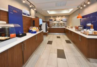 holiday inn express selma by ihg