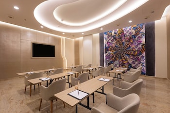 crowne plaza alexandria mirage by ihg