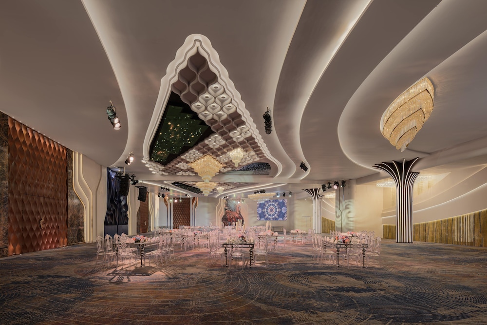 crowne plaza alexandria mirage by ihg