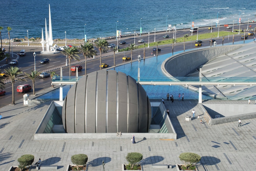 crowne plaza alexandria mirage by ihg